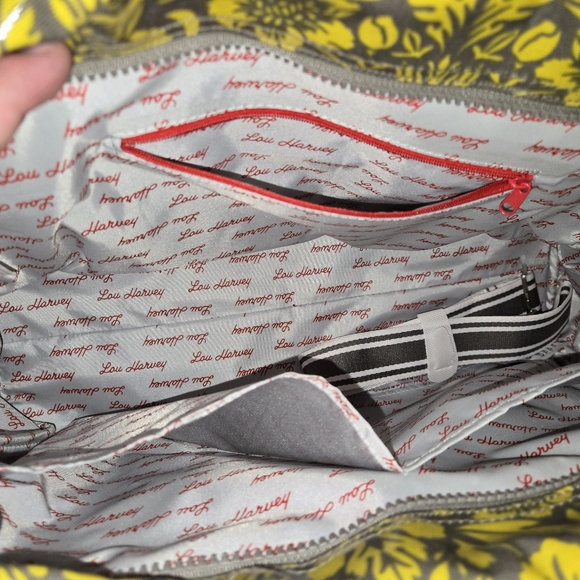 Lou Harvey Vinyl Travel Bag Yellow and Grey  Floral NWOT - Picture 7 of 9